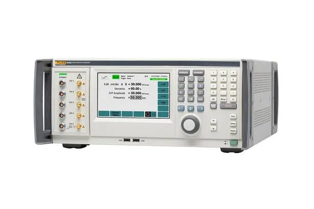 Fluke 9500C 高性能オシロスコープ校正器の修理