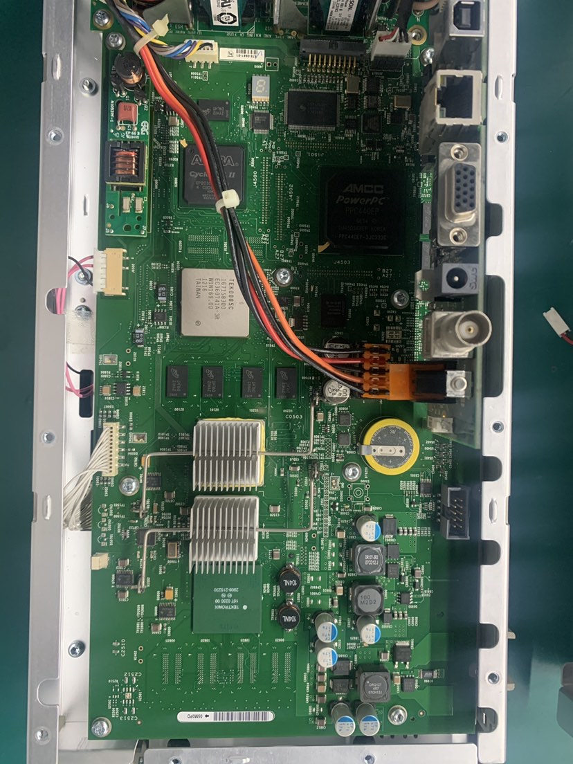 Tektronix オシロスコープ修理